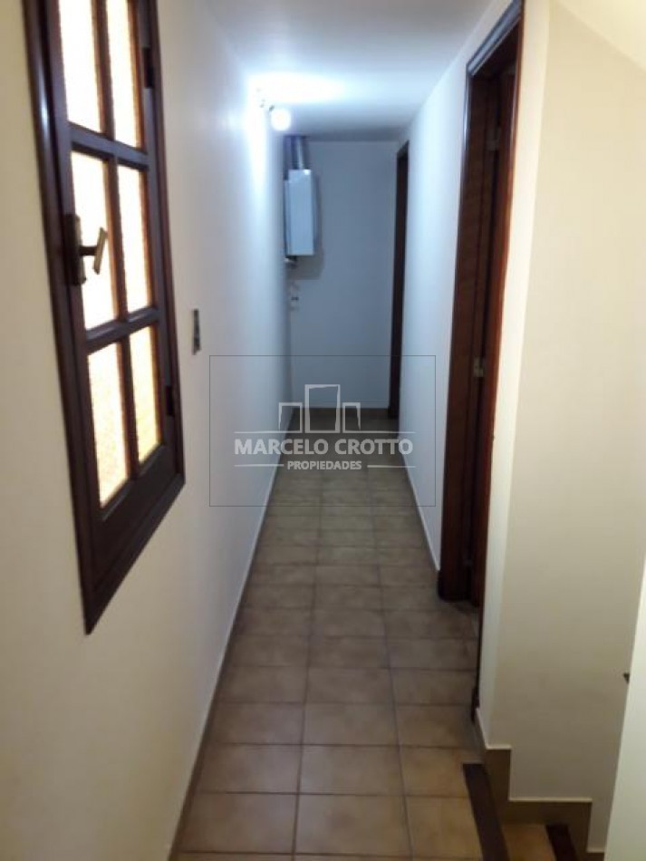 ALQUILER COMERCIAL 24 MESES CHALET 4 AMBIENTES CON DEPENDENCIA EN DOS PLANTAS ZONA JUAN B JUSTO Y CERRITO 