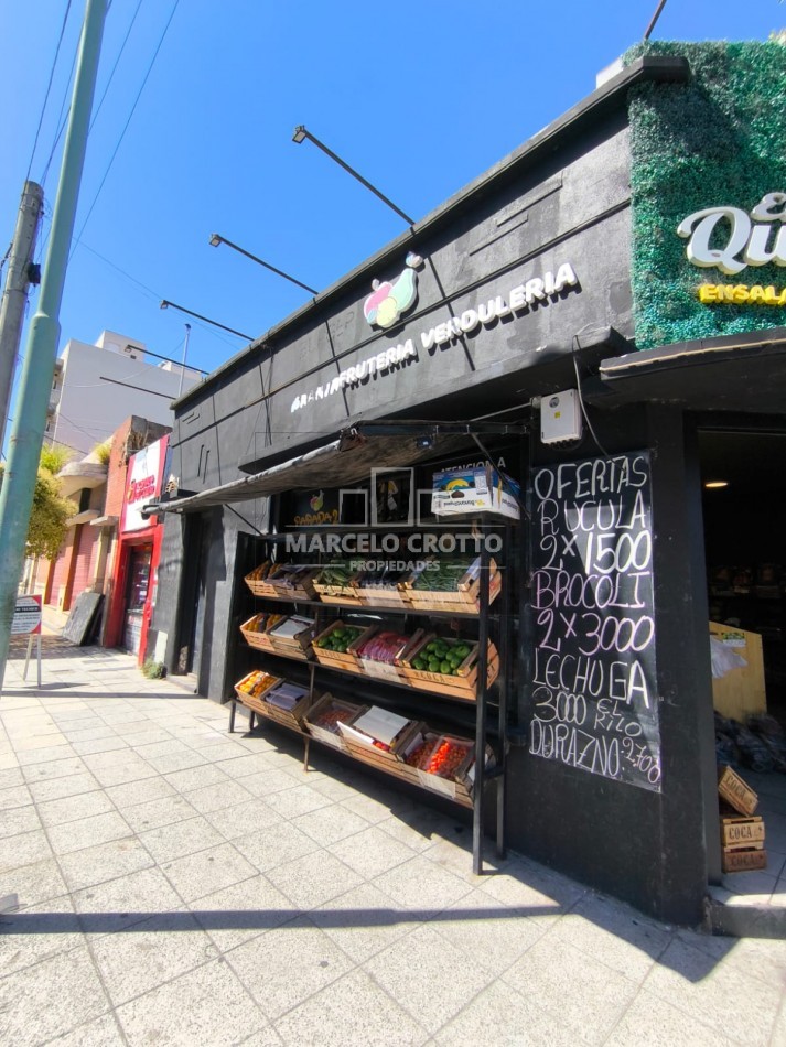 VENTA LOCALES MAS VIVIENDA DE 4 AMBIENTES APTO DESARROLLO ZONA SAN LUIS Y CASTELLI