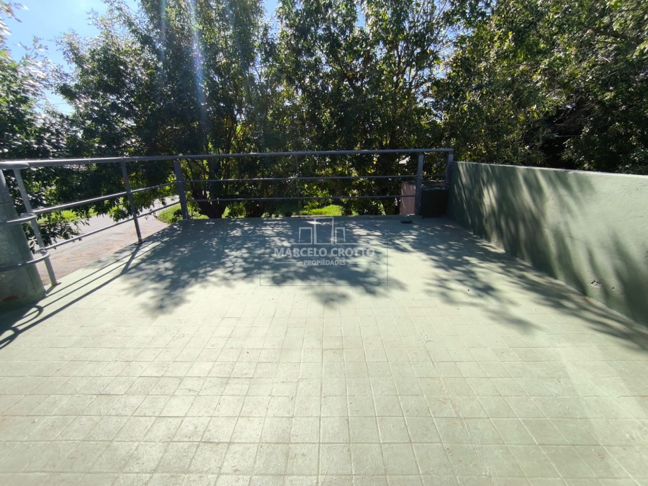 ALQUILER DE CASA 4 AMBIENTES CON GARAGE PARRILLA Y PATIO