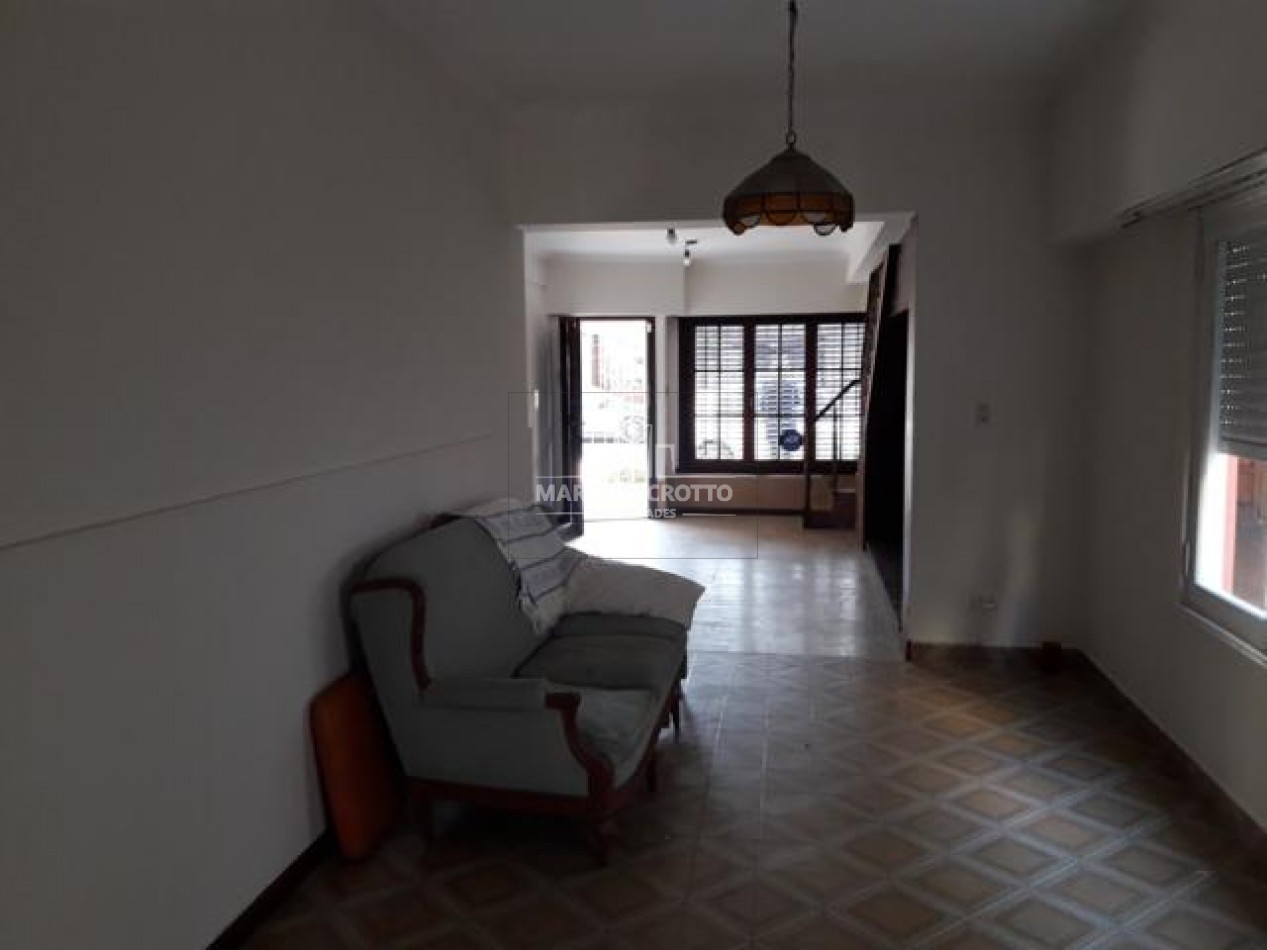 ALQUILER COMERCIAL 24 MESES CHALET 4 AMBIENTES CON DEPENDENCIA EN DOS PLANTAS ZONA JUAN B JUSTO Y CERRITO 