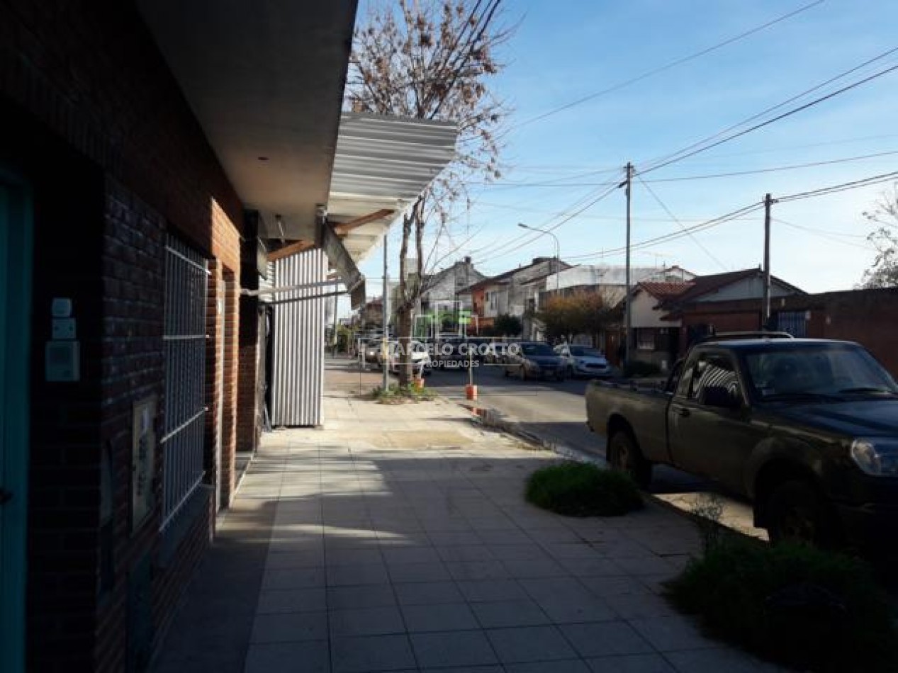 ALQUILER COMERCIAL 24 MESES CHALET 4 AMBIENTES CON DEPENDENCIA EN DOS PLANTAS ZONA JUAN B JUSTO Y CERRITO 