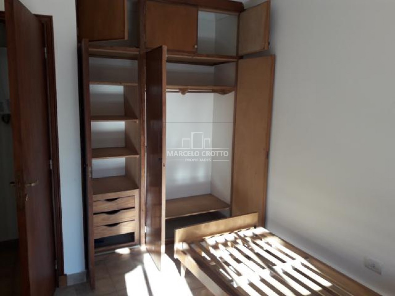 ALQUILER COMERCIAL 24 MESES CHALET 4 AMBIENTES CON DEPENDENCIA EN DOS PLANTAS ZONA JUAN B JUSTO Y CERRITO 