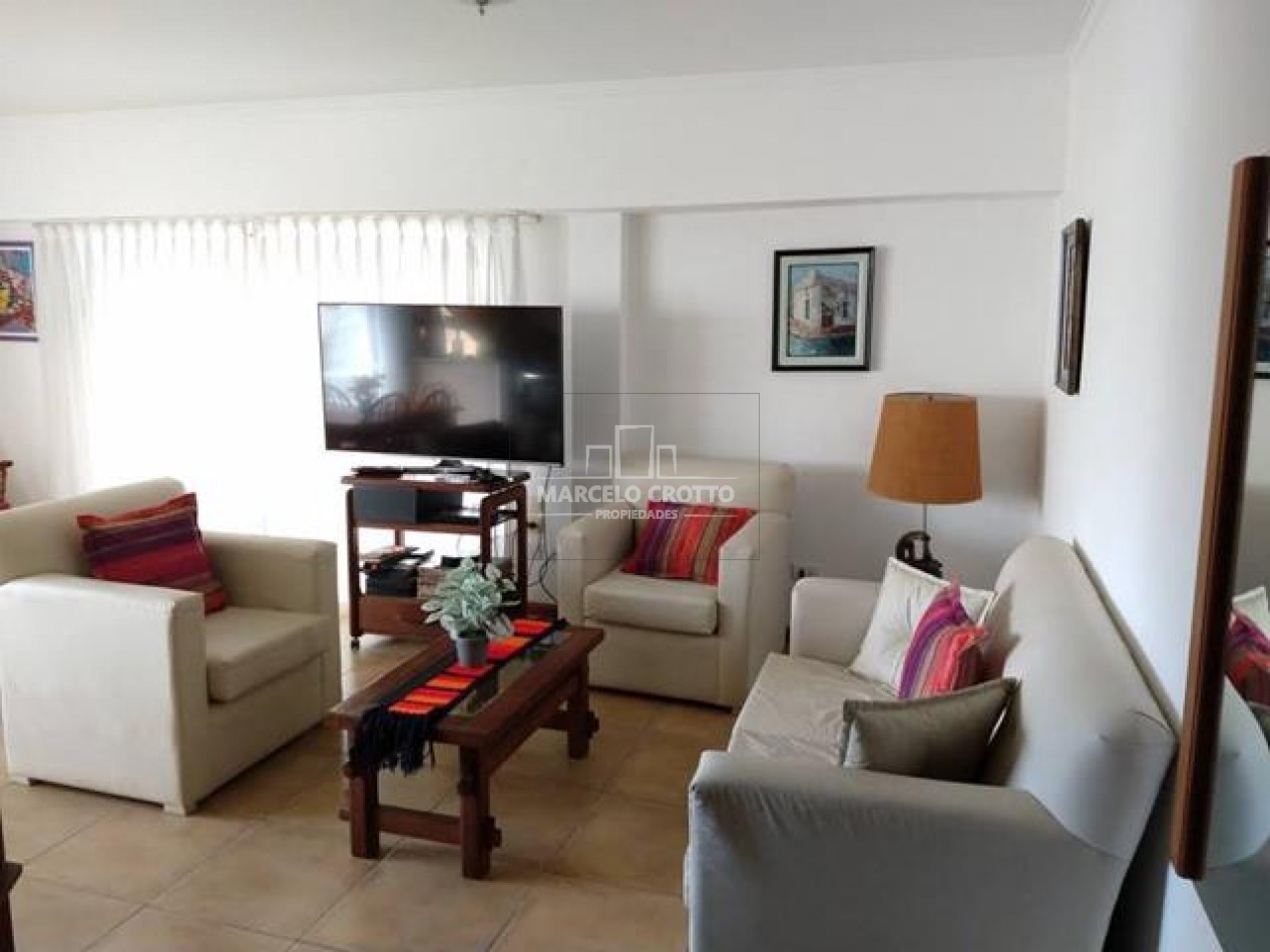 DEPARTAMENTO 4 Ambientes con  terraza y parrilla 