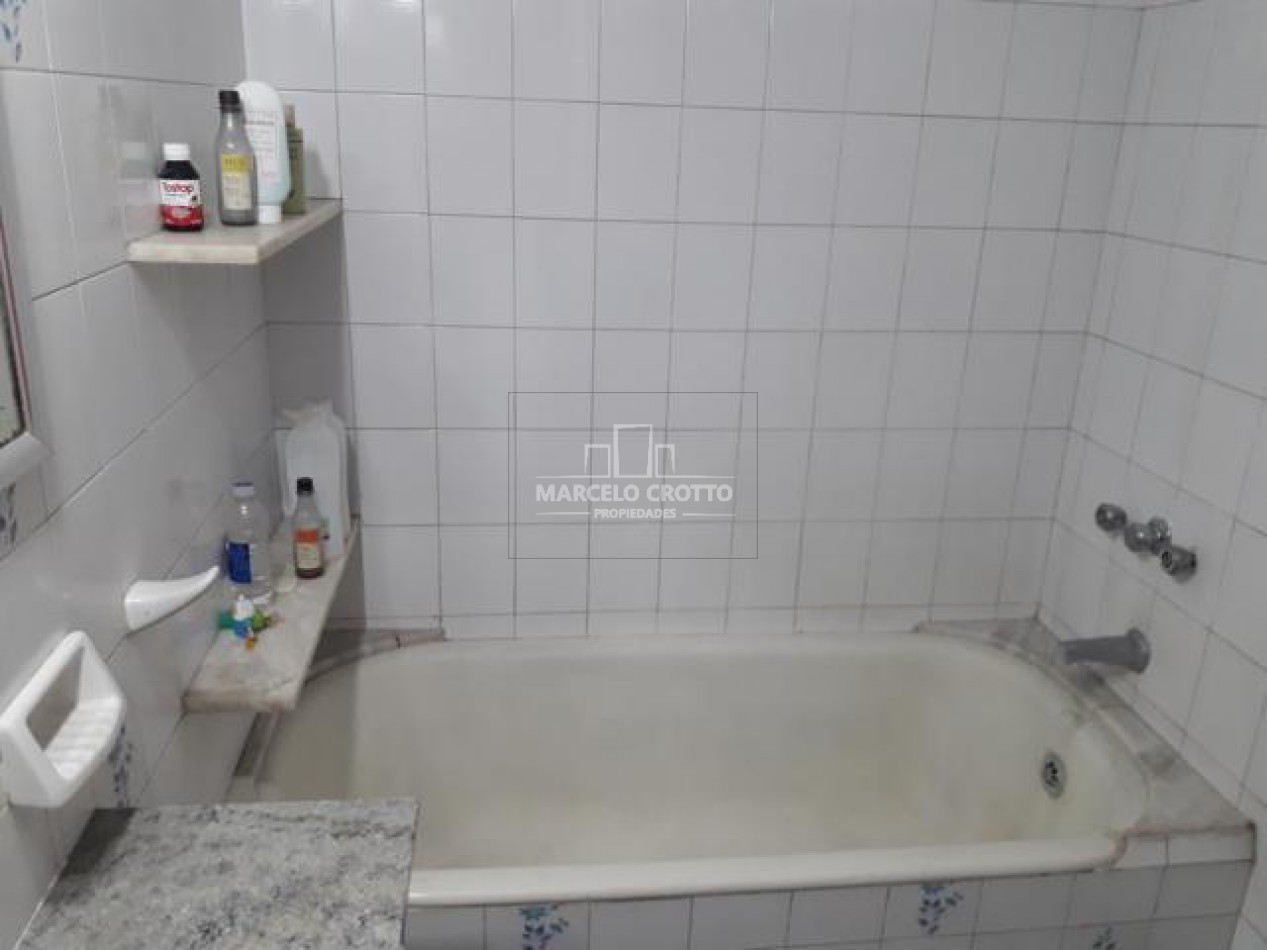 ALQUILER COMERCIAL 24 MESES CHALET 4 AMBIENTES CON DEPENDENCIA EN DOS PLANTAS ZONA JUAN B JUSTO Y CERRITO 