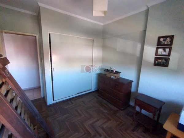 DEPARTAMENTO 4 Ambientes con balcon al frente 