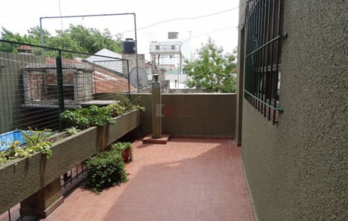 DEPARTAMENTO 3 Ambientes con balcon y patio
