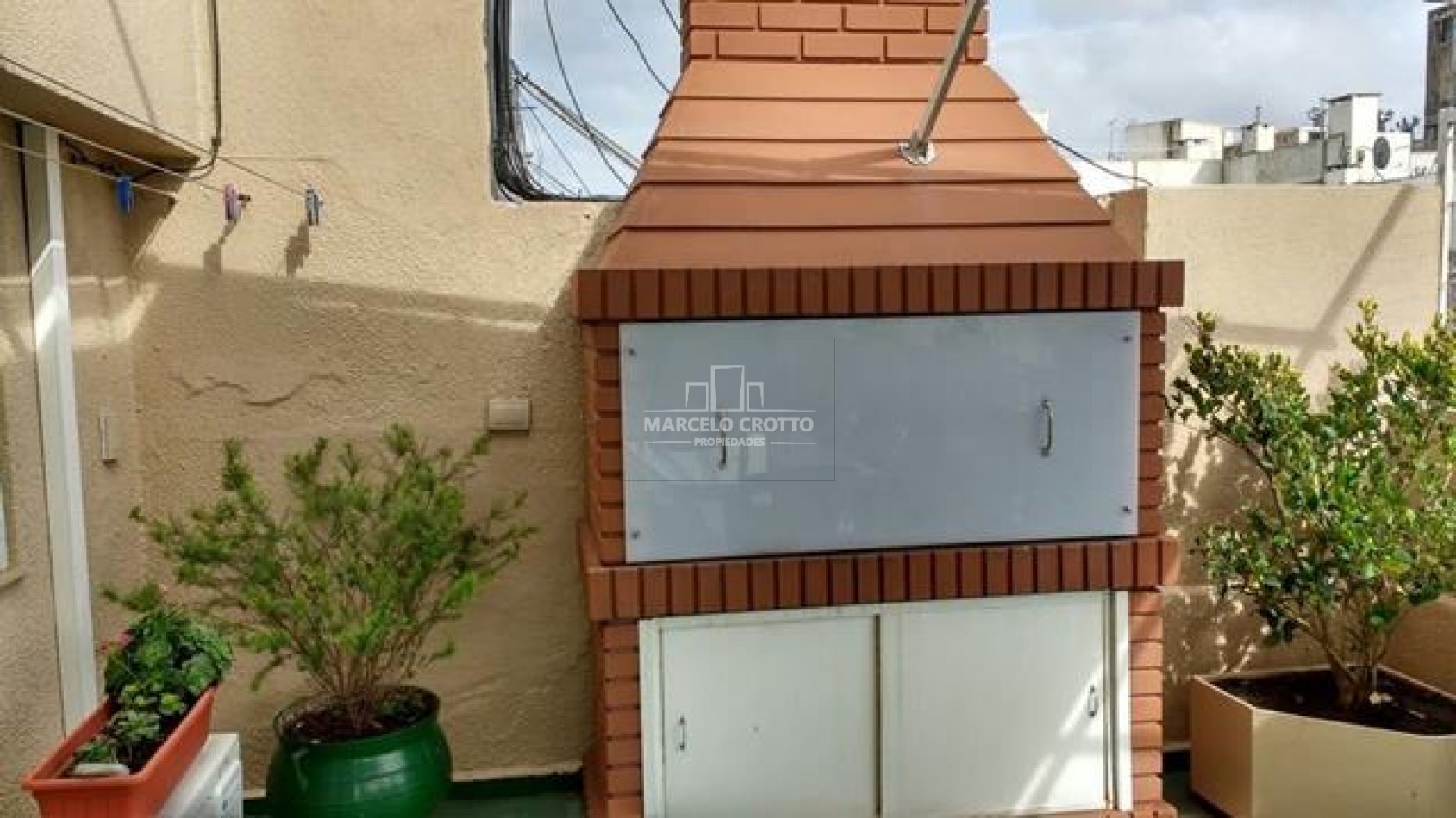 DEPARTAMENTO 4 Ambientes con  terraza y parrilla 