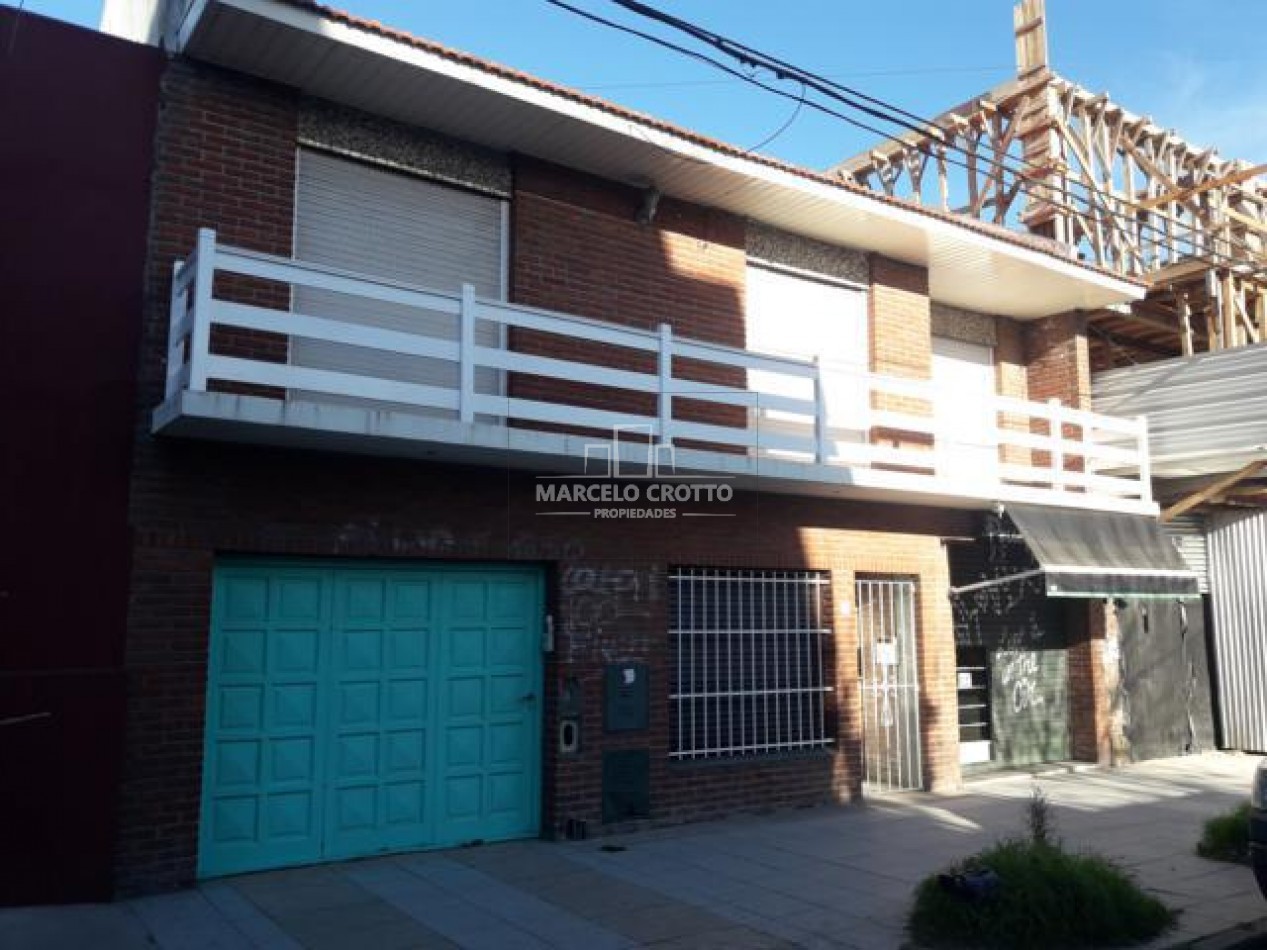 ALQUILER COMERCIAL 24 MESES CHALET 4 AMBIENTES CON DEPENDENCIA EN DOS PLANTAS ZONA JUAN B JUSTO Y CERRITO 