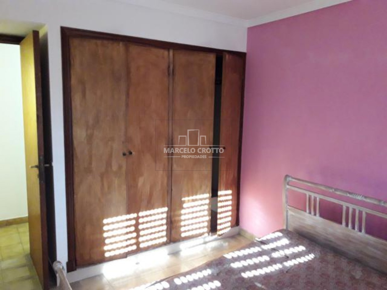 ALQUILER COMERCIAL 24 MESES CHALET 4 AMBIENTES CON DEPENDENCIA EN DOS PLANTAS ZONA JUAN B JUSTO Y CERRITO 