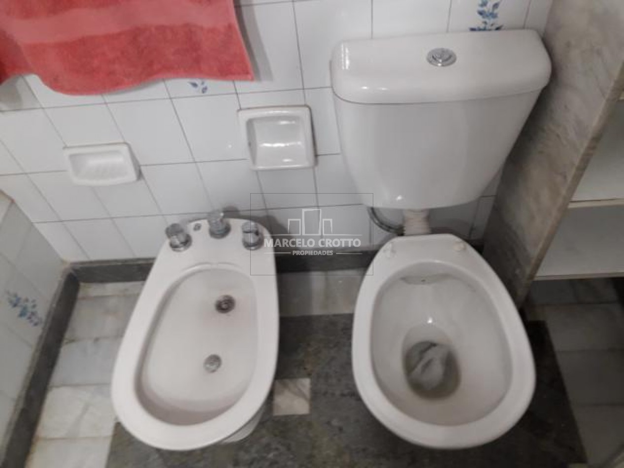 ALQUILER COMERCIAL 24 MESES CHALET 4 AMBIENTES CON DEPENDENCIA EN DOS PLANTAS ZONA JUAN B JUSTO Y CERRITO 