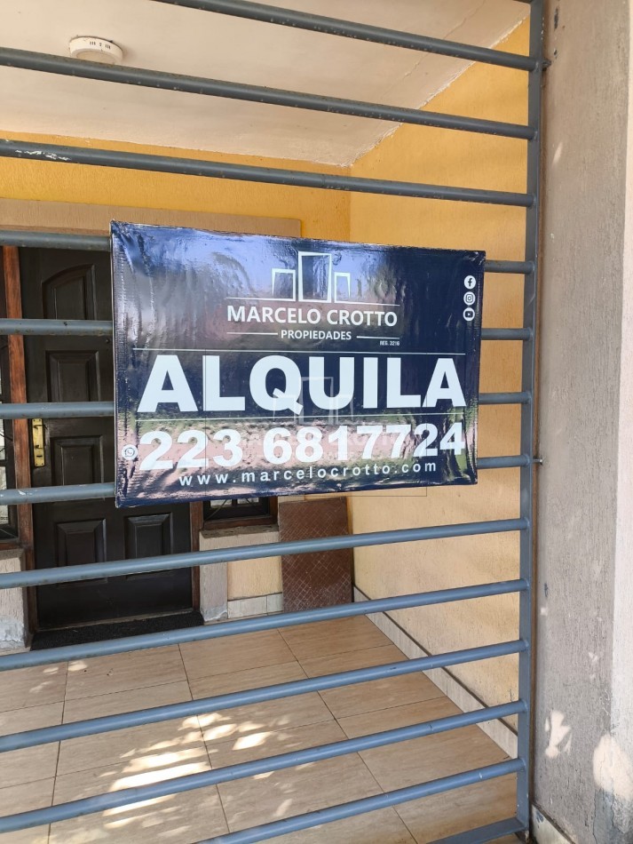 ALQUILER DE CASA 4 AMBIENTES CON GARAGE PARRILLA Y PATIO