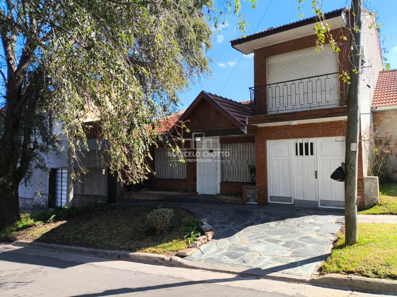 ALQUILER CHALET 3 AMBIENTES CON GARAGE + DEPARTAMENTO 2 AMBIENTES BARRIO SAN CARLOS