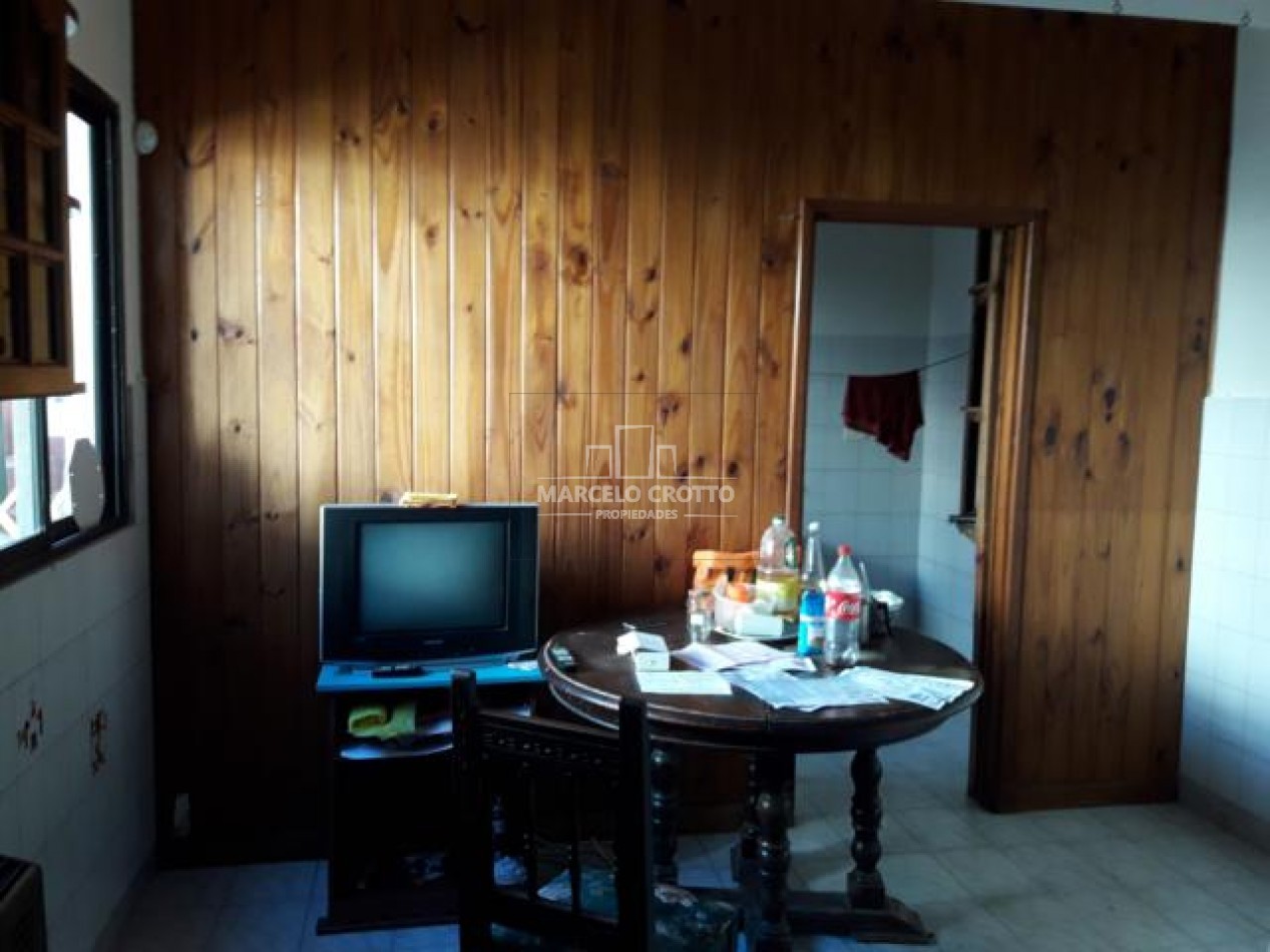 ALQUILER COMERCIAL 24 MESES CHALET 4 AMBIENTES CON DEPENDENCIA EN DOS PLANTAS ZONA JUAN B JUSTO Y CERRITO 