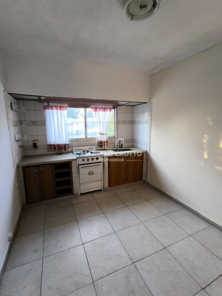 ALQUILER CHALET 3 AMBIENTES CON GARAGE + DEPARTAMENTO 2 AMBIENTES BARRIO SAN CARLOS